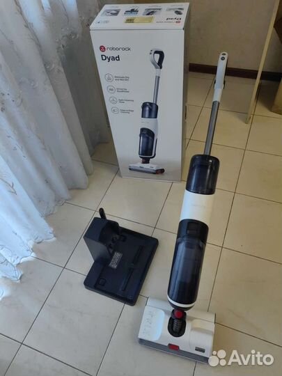 Вертикальный моющий беспроводной пылесос Roborock