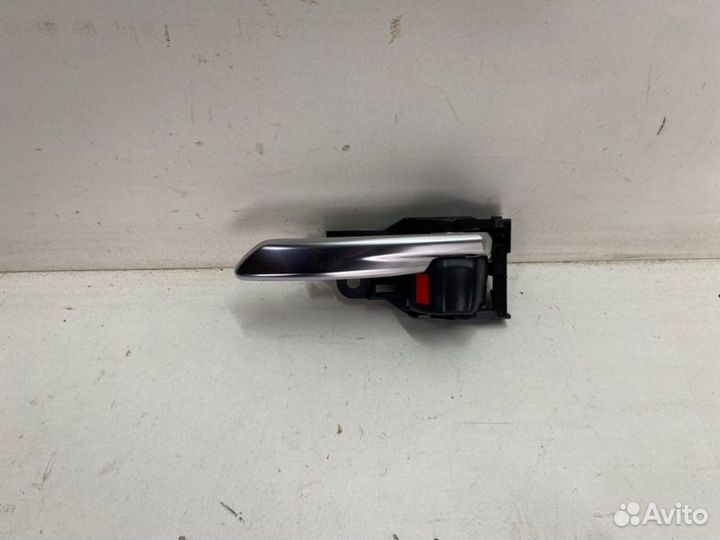 Ручка двери внутренняя задняя левая Toyota Camry