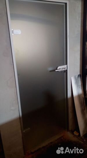 Стеклянная алюминиевая дверь