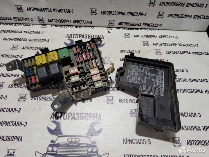 Монтажный блок под капотом honda accord 5