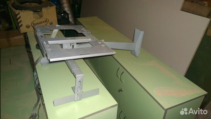 Полка под телевизор