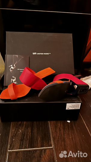 Оригинальные, яркие босоножки United Nude, 37р