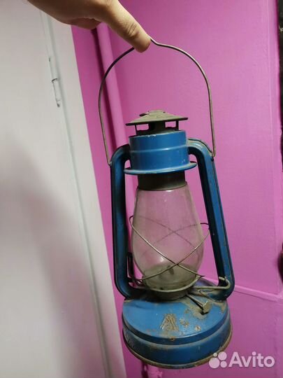 Старинный керосиновый фонарь