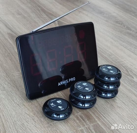 Влагозащищенная кнопка вызова персонала и табло