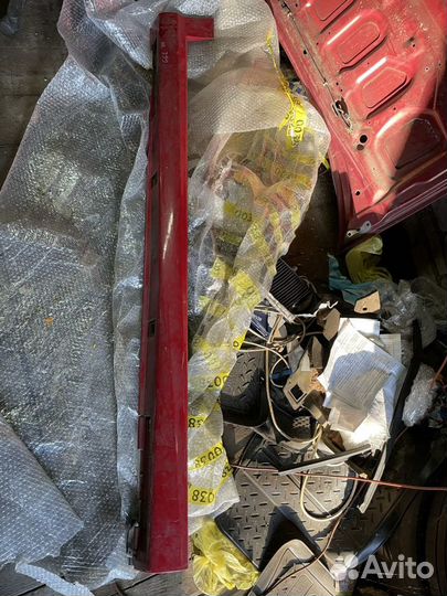 Пластиковый порог левый subaru impreza 2005 год