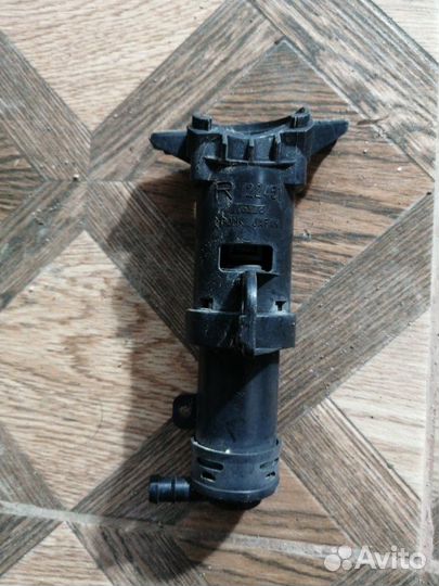 Форсунка омывателя правая Honda Accord 7 CL7