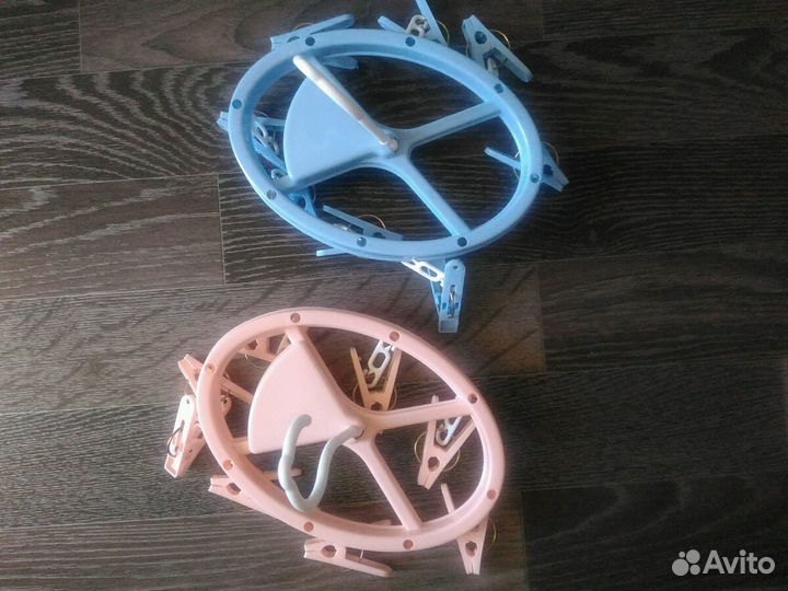 Вешалка вертушка с прицепками