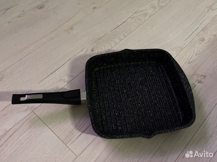 Сковородка гриль новая