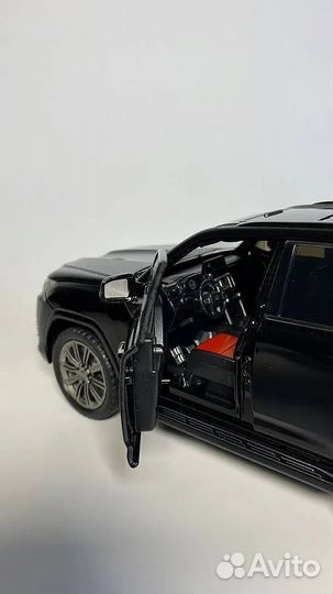 Модель автомобиля Lexus LX 600 металл 1:24