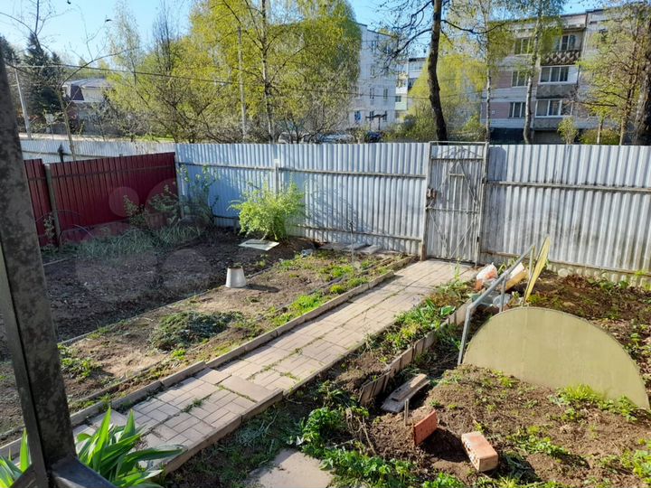 Доля в 3-к. квартире, 84 м², 2/2 эт.