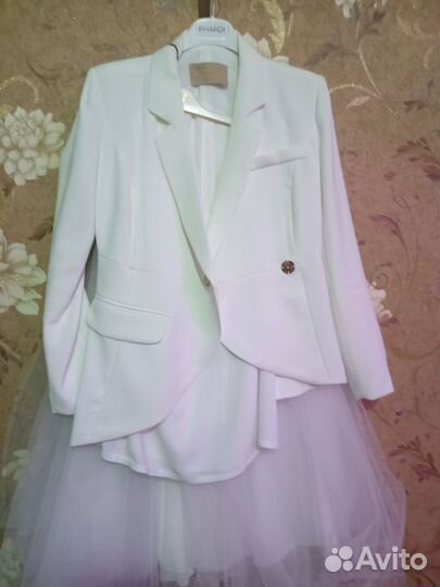 Костюм женский