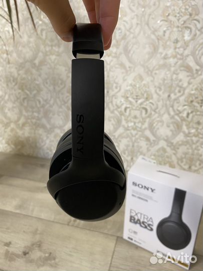 Беспроводные наушники Sony WH-XB900N