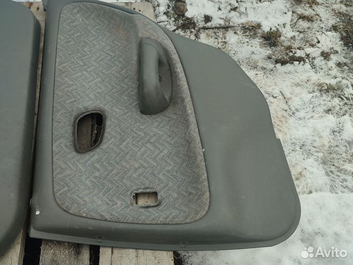 Suzuki baleno обшивка дверей