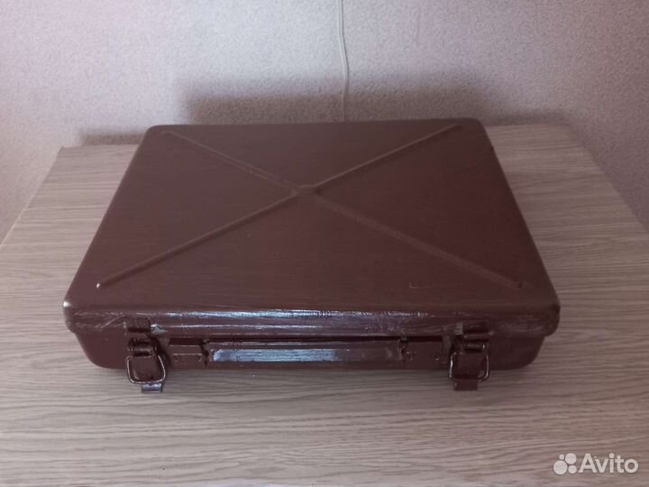 Ящик для интрументов и отвертки