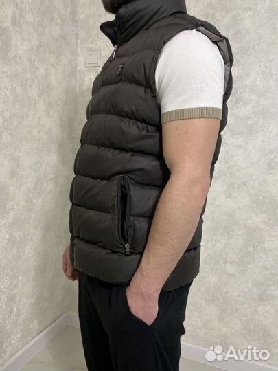 Жилетка безрукавка