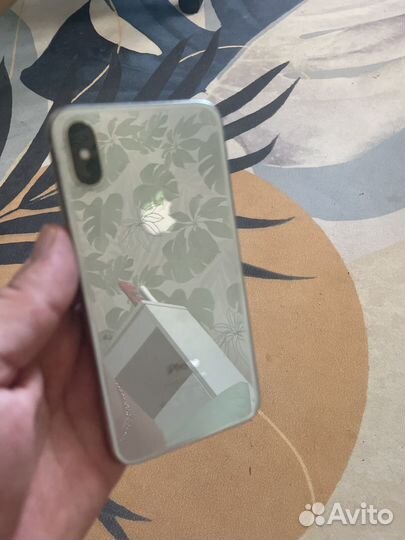 Телефон iPhone 10