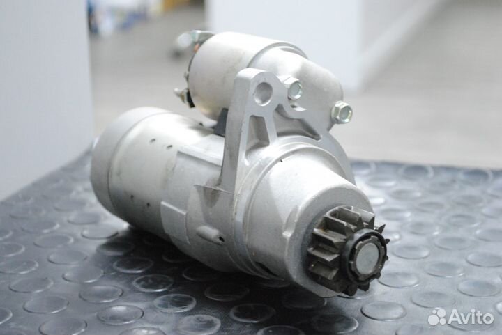 Стартер Nissan Teana (J32) 2.5 V6 новый Hitachi