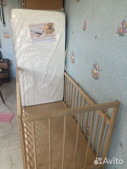 Кровать с матрасом