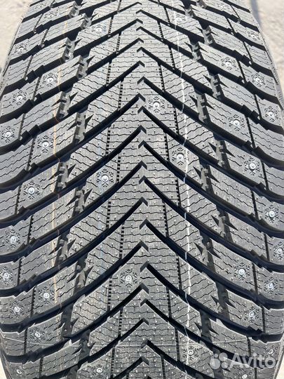 Grenlander Icedefensor Stud II 225/55 R18 75T