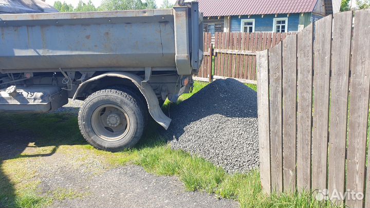 Песок, земля, щебень