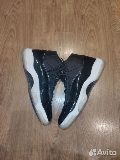 Jordan 11 Space jam