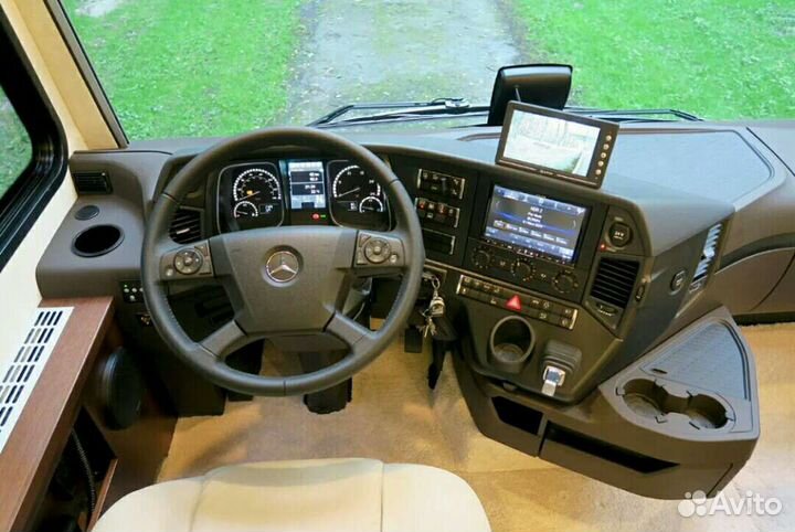 Полуинтегрированный Mercedes-Benz Actros 1848L, 2019