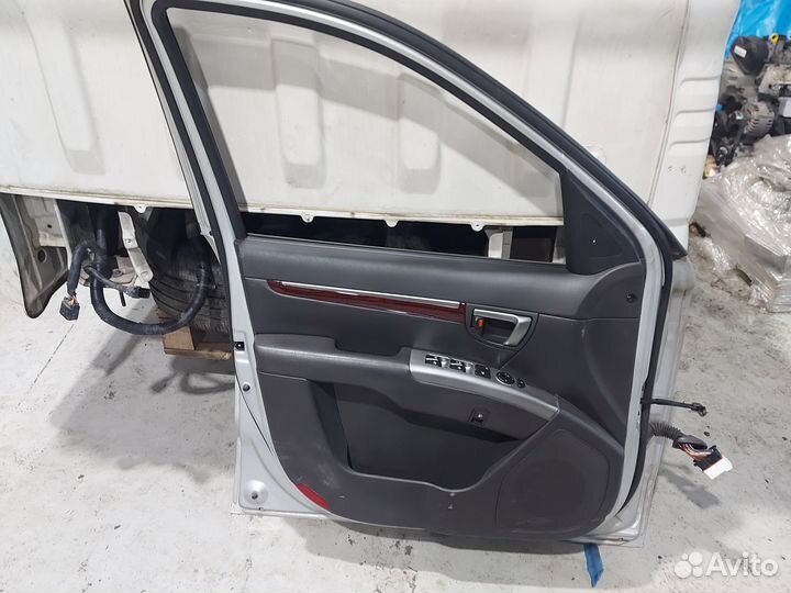 Дверь лева передняя Santa Fe 760032B010 2005-10г