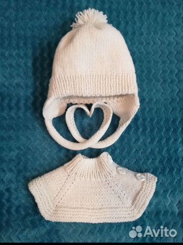 Комплект шапочка с манишкой для новорожденного