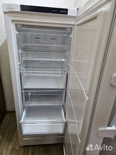 Морозильная камера Indesit бу
