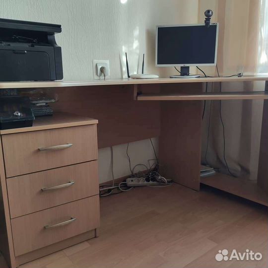 Компьютерный стол