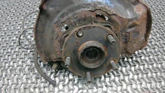 Ступица передняя левая toyota avensis T27 (UBN03K9