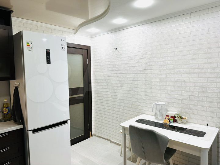 2-к. квартира, 55 м², 10/10 эт.