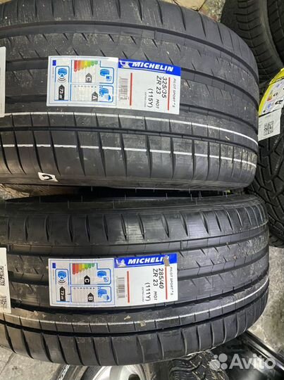 Michelin Pilot Sport 4 S 285/40 R23 и 325/35 R23