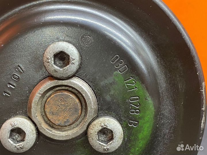 Насос водяной помпа 03C121008F + шкив VW Skoda BLF