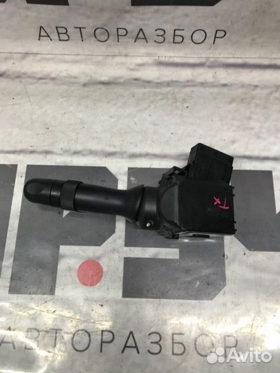 Подрулевой переключатель дворников Toyota Harrier