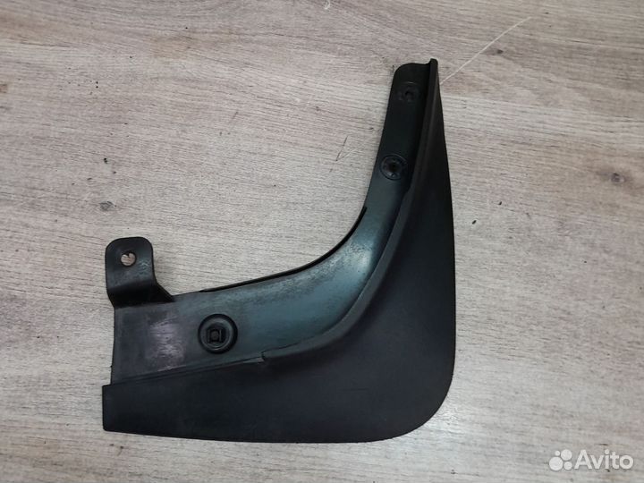 Брызговик передний правый Hyundai Sonata NF