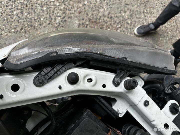 Фара передняя левая на весту завод