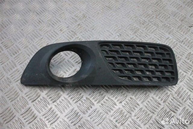 Рамка противотуманной фары правой Volvo Xc70 1