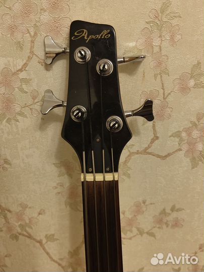 Безладовая бас гитара Apollo