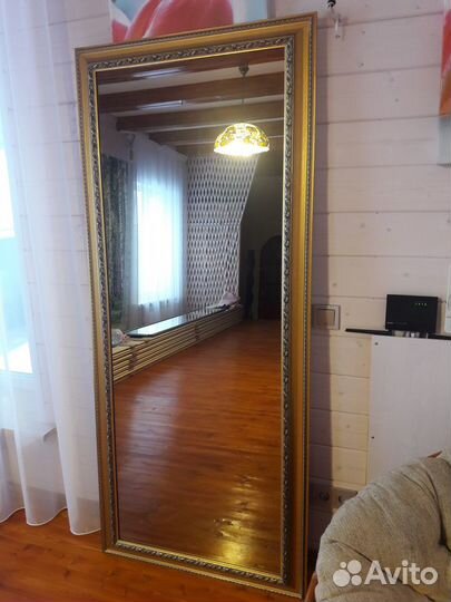 Зеркало бронзовое в натуральном деревянном багете