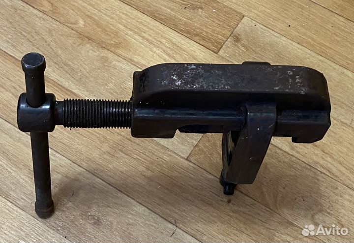 Приспособление для установки сайлентблоков. СССР