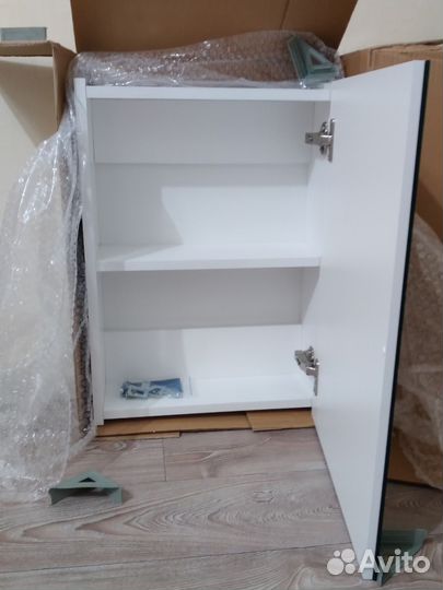 Зеркало- шкаф, 401455 см