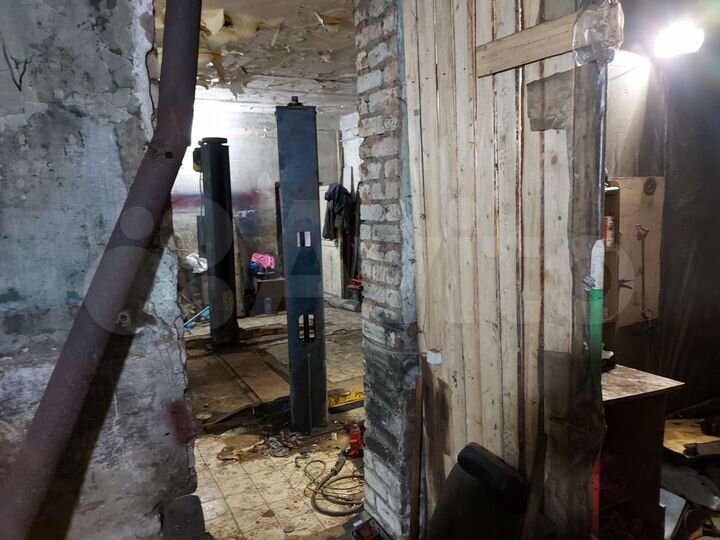 Гараж, > 30 м²