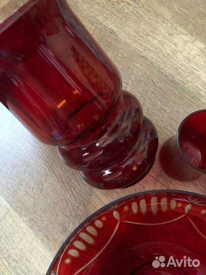 Вазы из красного стекла СССР