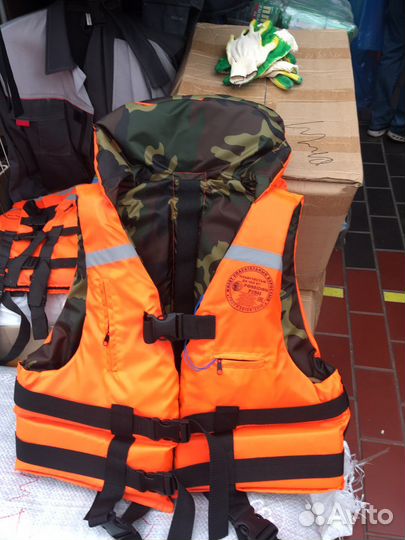 Спасательный жилет