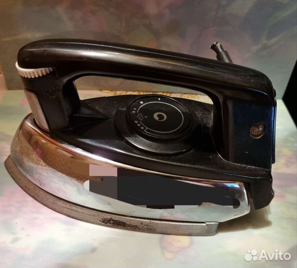 Утюг электрический 1993 г. 1000 W на запчасти