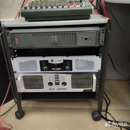 Комплект профессиональной звуковой аппаратуры