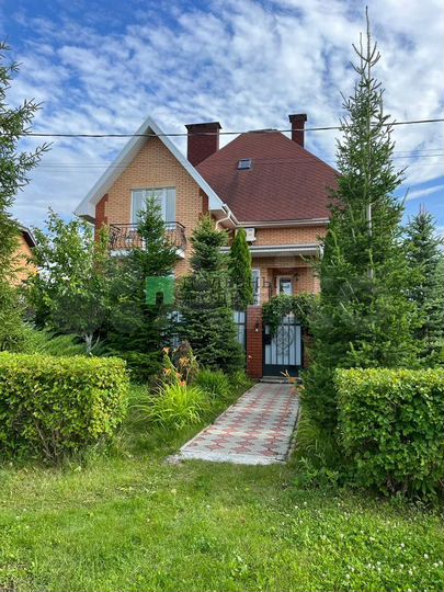 Коттедж 235 м² на участке 8 сот.