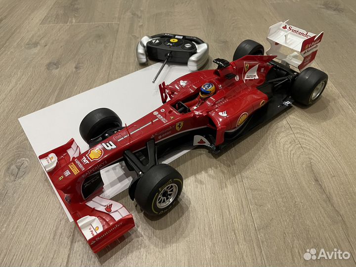 Радиоуправляемая и обычная Ferrari