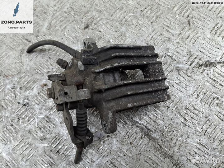 Суппорт задний правый на Volkswagen Golf-4